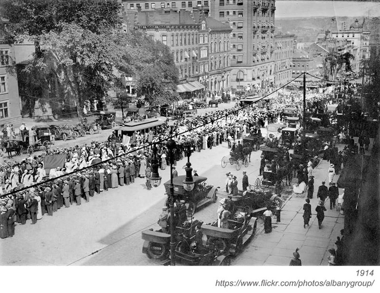 Suffragettes1914.jpg